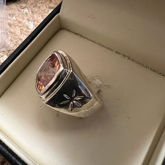 Elegant 925 Silver and Peachy Gemstone Ring - Picture 2 of 5